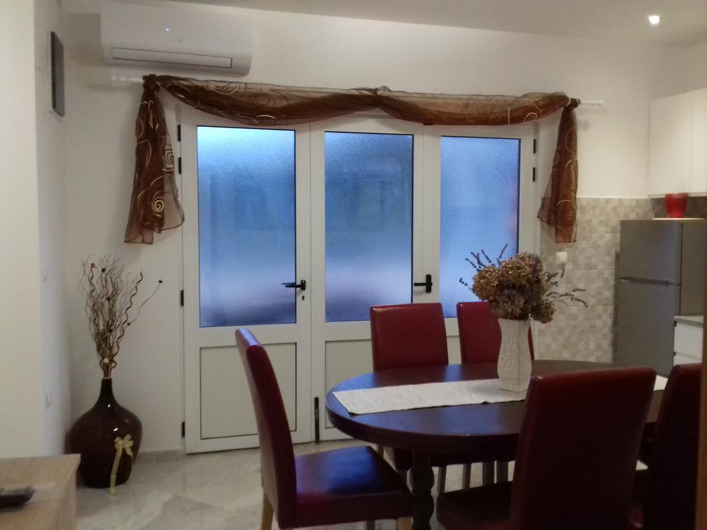 Apartment Venera Blace Bagian luar foto